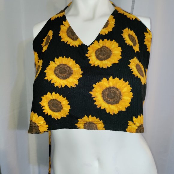 Rue21 - Haltered Backless Crop Top - Picture 1 of 7